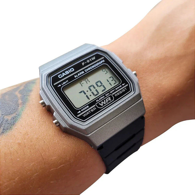 Casio Men's F-91WM-7ADF Digital Watch - Black and Silver