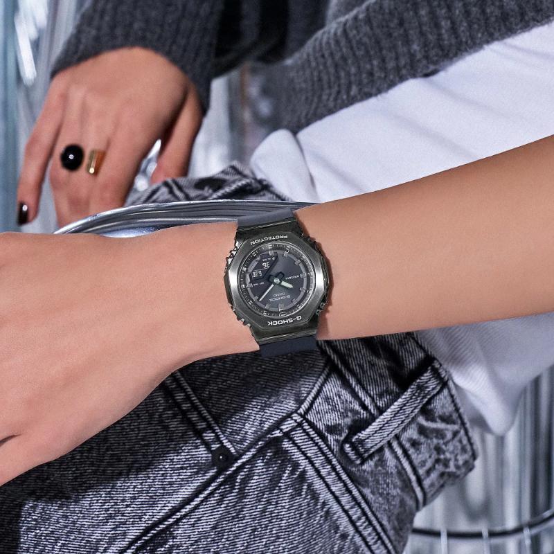 Casio G-Shock Womens Analogue & Digital Rubber WatchGM-S2110B