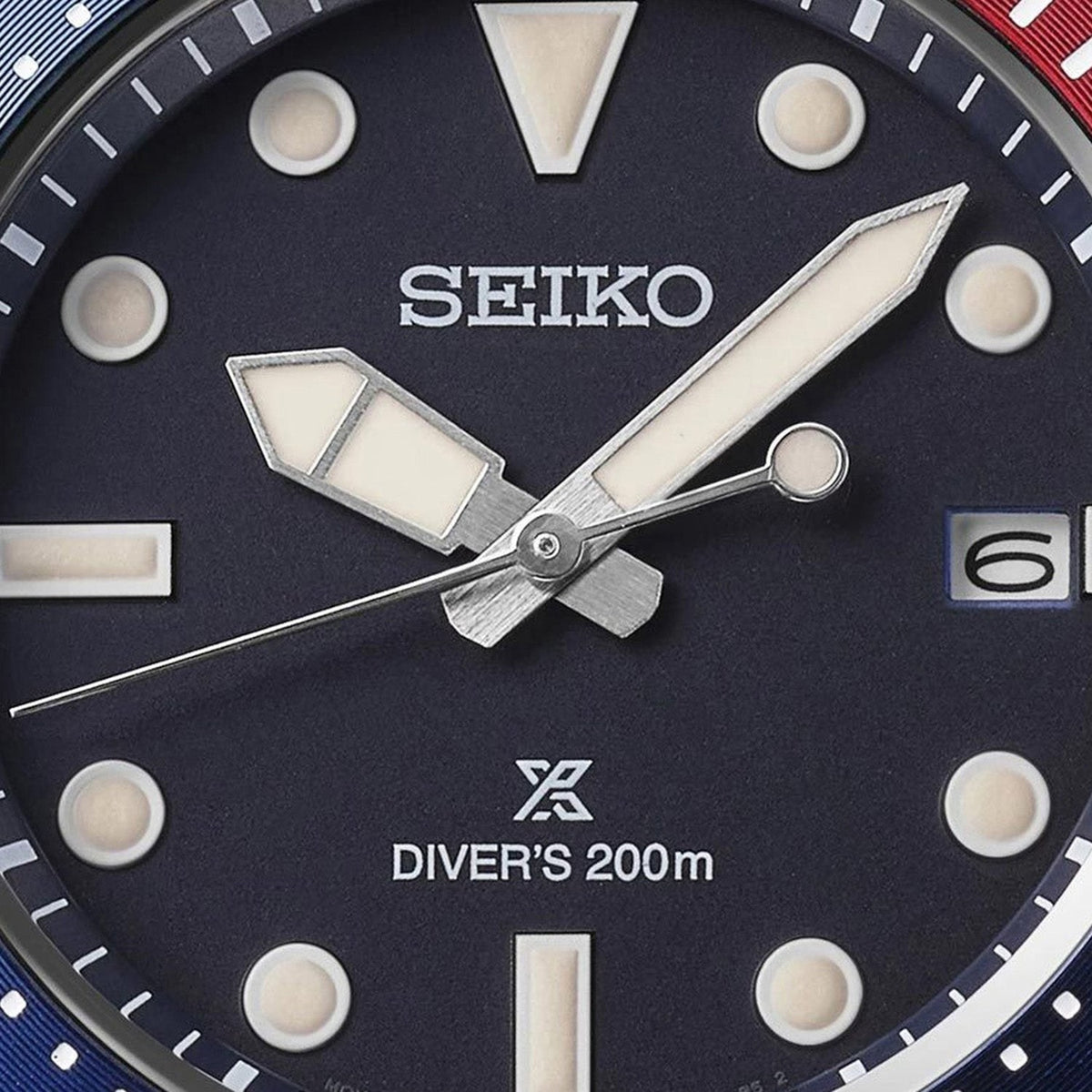Seiko - Men Silver Stainless Steel Strap Watch - SNE595P1