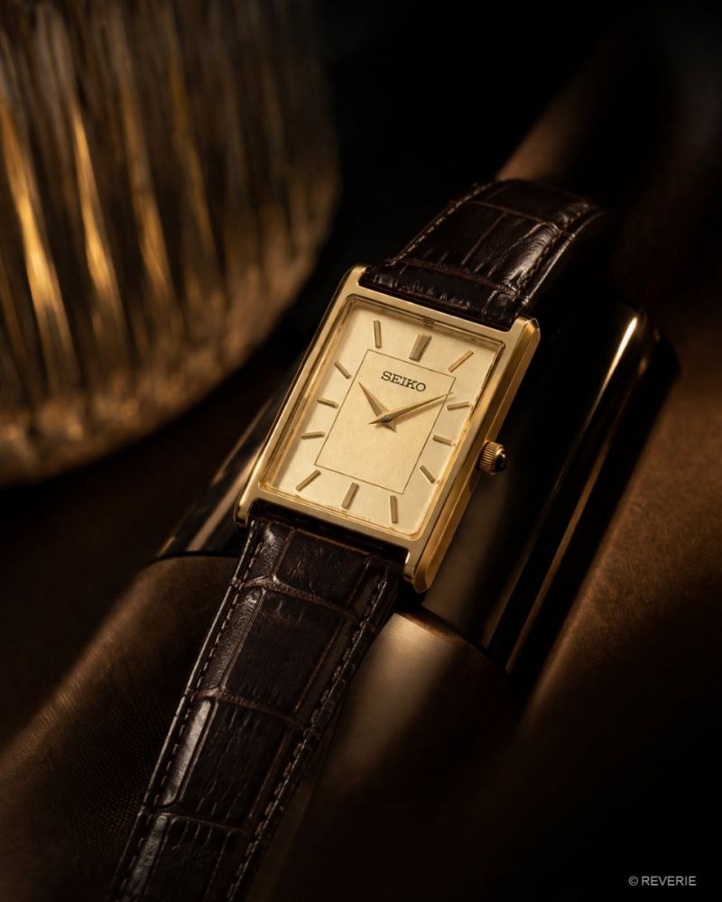 Seiko SWR106P1 Men's' Classic - Gold Tone and Black leather strap