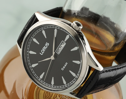 Lorus - Men Black Leather Strap Watch - RH327BX9G